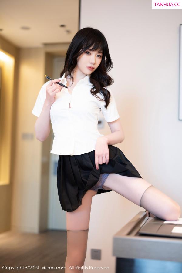 梦心玥  [XiuRen]高清写真图 2024.01.16 No.7970 梦心玥 丝袜美腿第8张图片